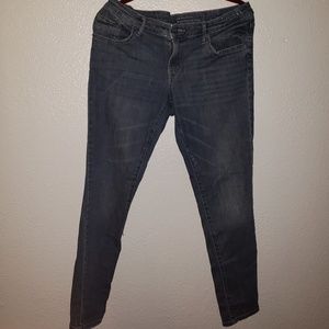 This is a duplicate listing,  not for sale.